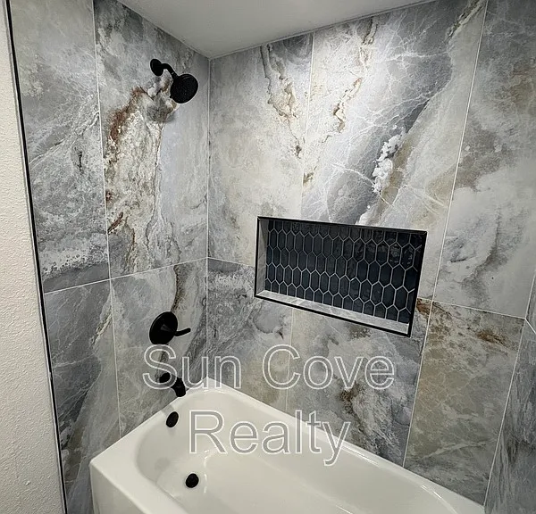 807 E Genesee St #1/2 — Photo 10