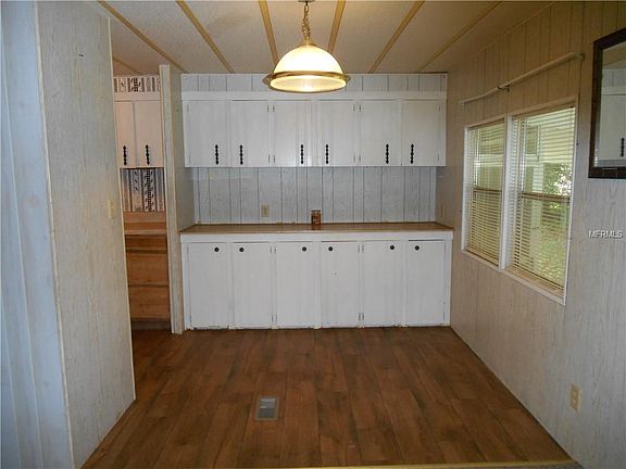 5th image of 116 Robin Hood Dr