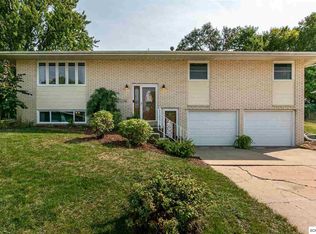 1756 Glenwood Ct, Dubuque, IA 52002
