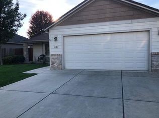 437 N Deanjou Ave, Eagle Pt, OR 97524