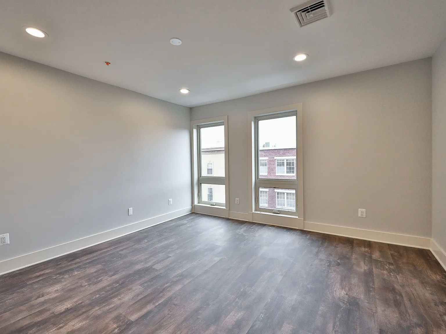 2 bed, 1100 sqft, $2,100 — Photo 4
