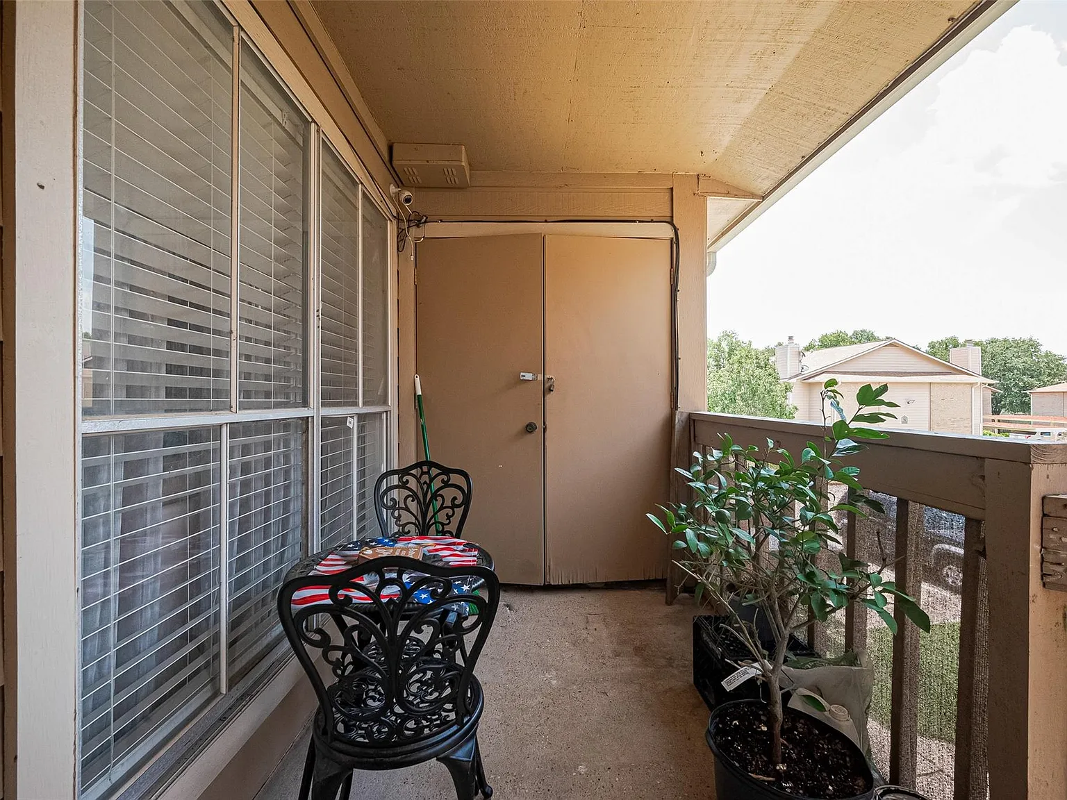 2 bed, 2.0 bath, 967 sqft, $1,100 — Photo 4