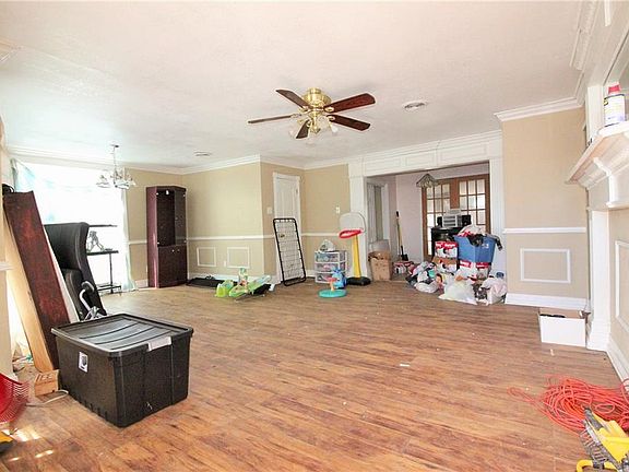 4th image of 915 E Inwood Dr