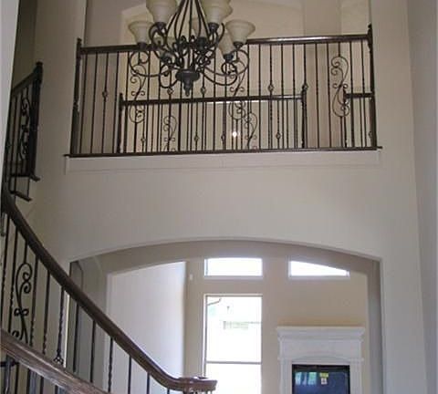 5th image of 15 N Beech Springs Cir