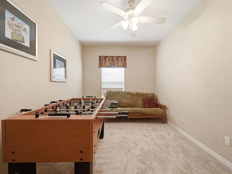 2402 Caravelle Cir — Photo 21