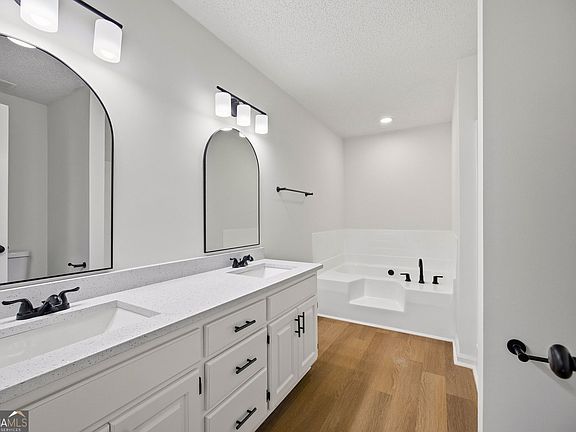 3rd image of 793 New Hope Rd