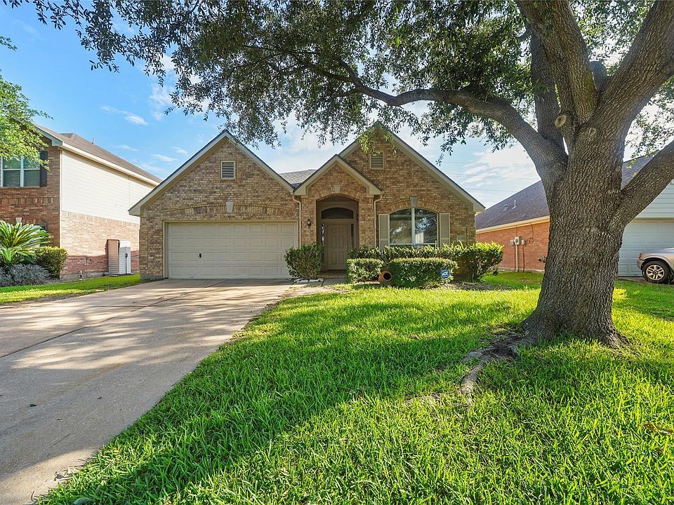 1st image of 20410 Pomegranate Ln