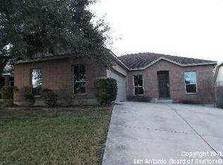 8806 Point View Dr, Universal City, TX 78148