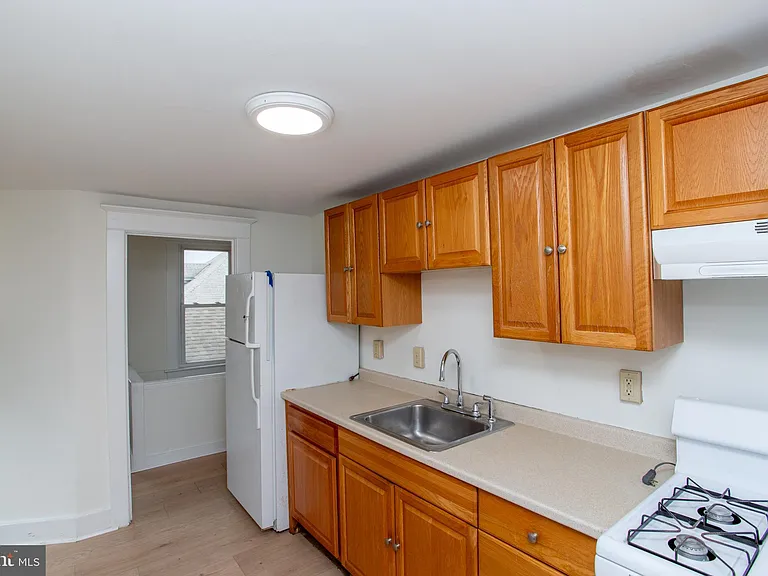 37 S 13th St #3 — Photo 13