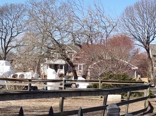 8 Private Rd, Center Moriches, NY 11934