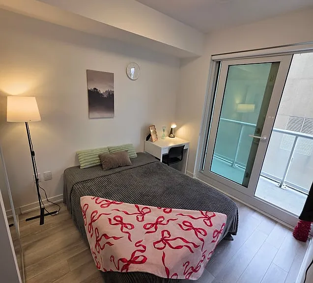 230 Simcoe St #1334A — Photo 4