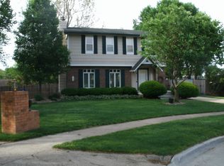 7600 Ridgemont Dr, Urbandale, IA 50322