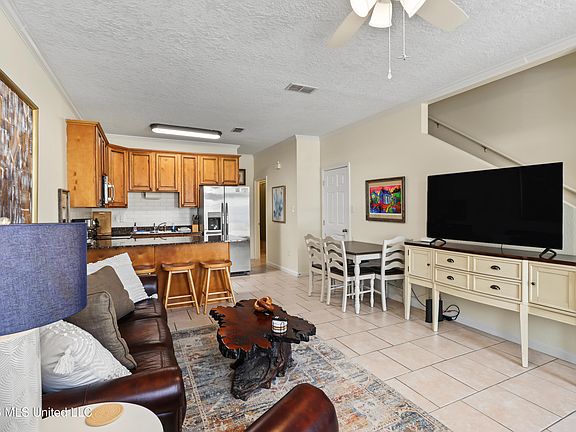 4th image of 1101 Century Oaks Dr #B