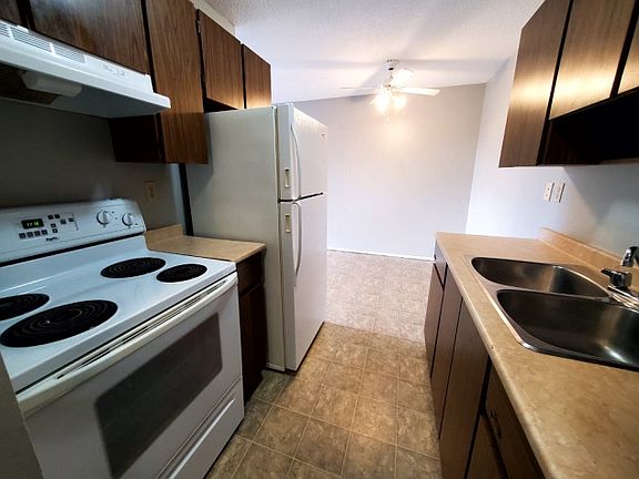 2nd image of 4721 55th St