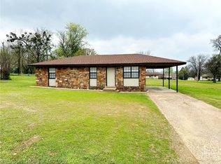 1913 N Maple St, Sallisaw, OK 74955