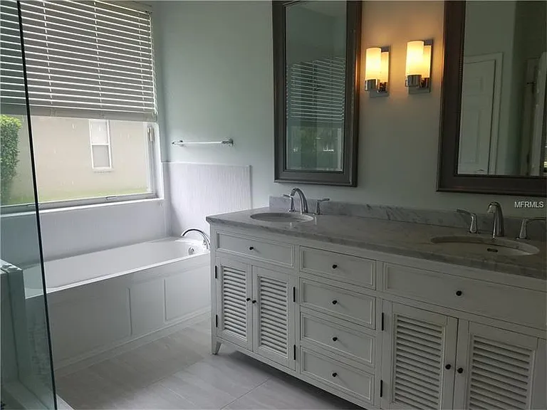 508 Cedar Woods Dr — Photo 16