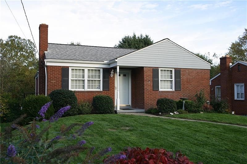 Welcome to 8760 Washington Heights Ave... a lovely "move-in ready" ranch... conveniently located in McCandless Township and part