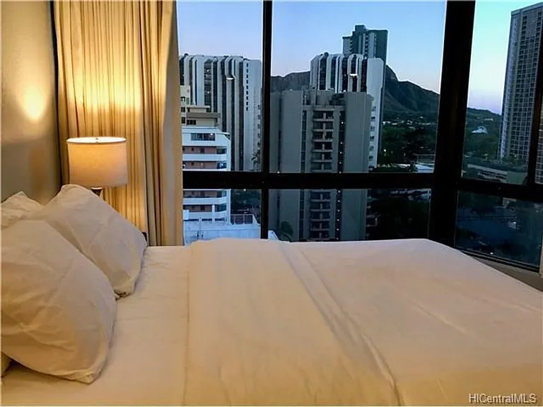 320 Liliuokalani Ave #1701 — Photo 12