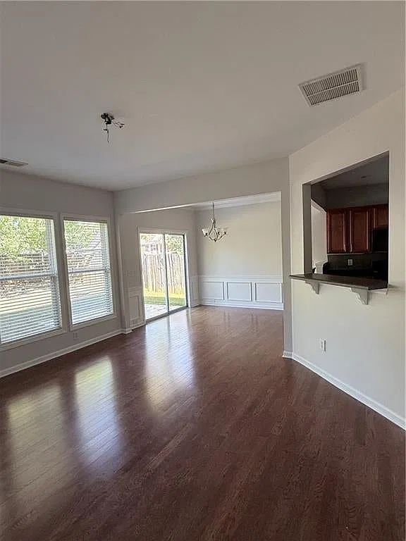 3 bed, 2.5 bath, 1954 sqft, $2,295 — Photo 4