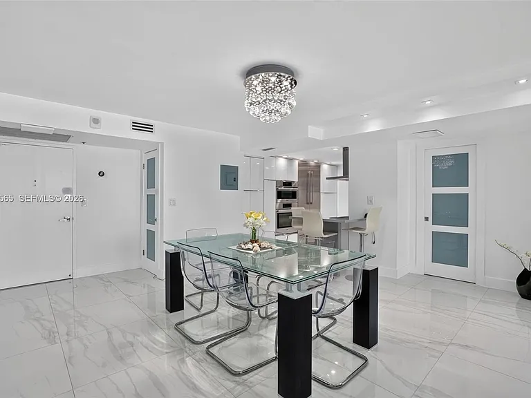 6039 Collins Ave #1624 — Photo 8