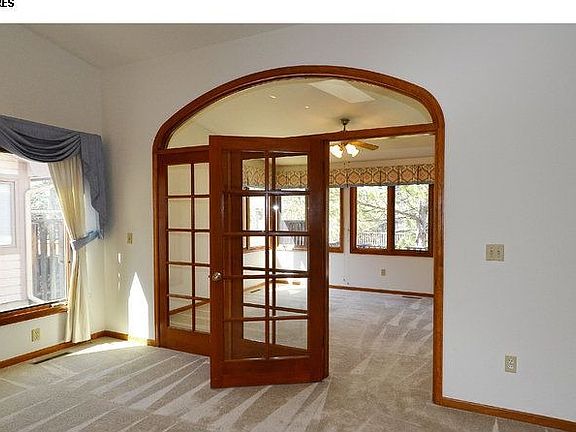 Entry way to TV room
