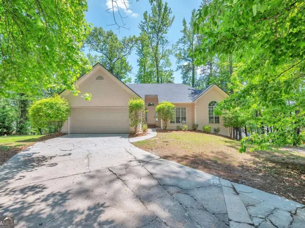 616 Lone Oak Ct, Lithonia, GA 30058