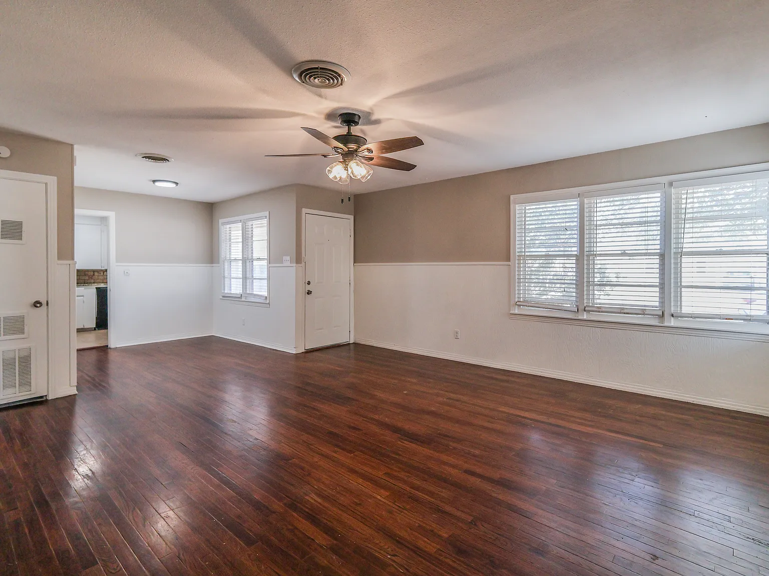 4 bed, 1704 sqft, $1,600 — Photo 3
