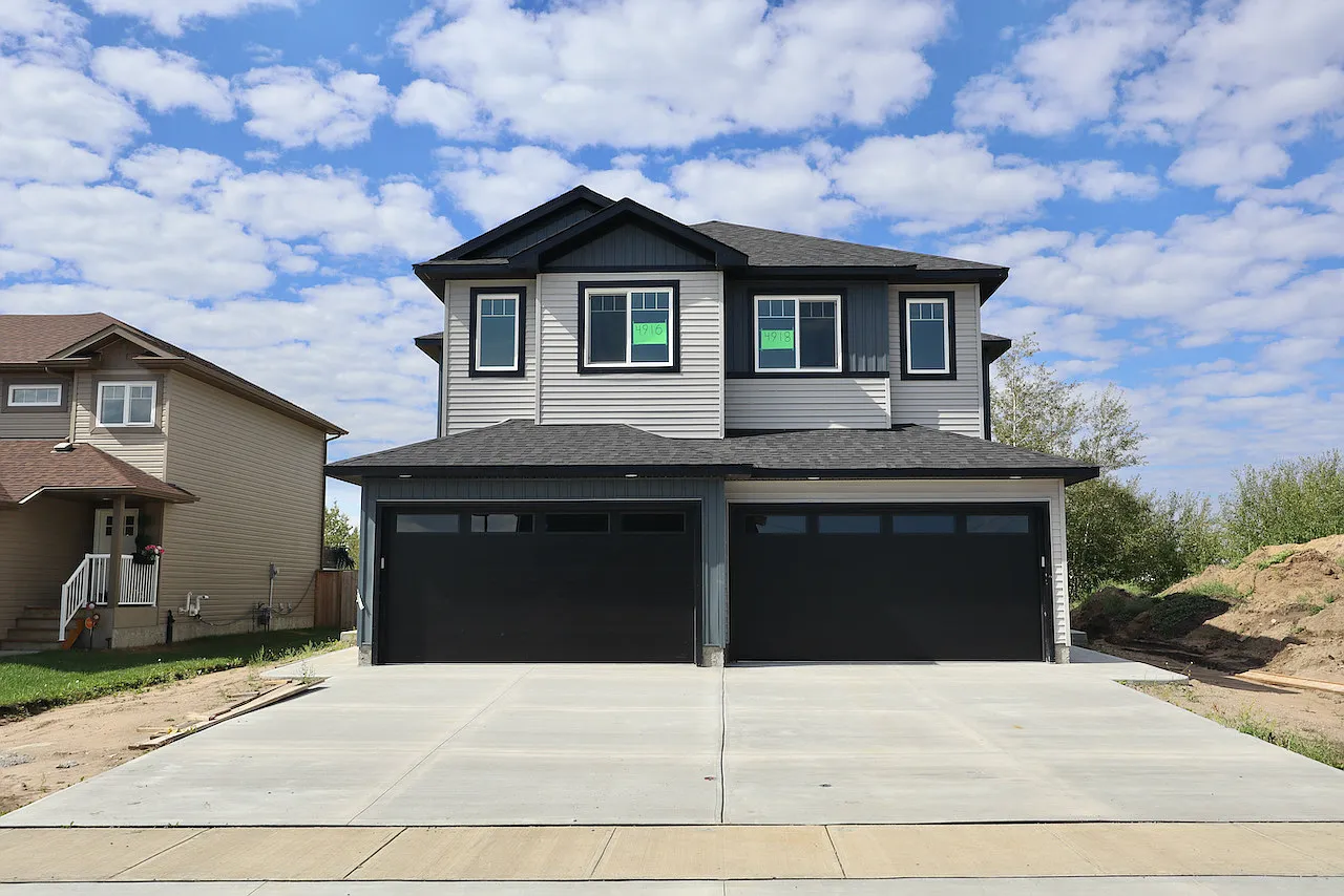 3 Bed 2.5 Bed Duplex Dbl Garage Redwater For Rent — Photo 1