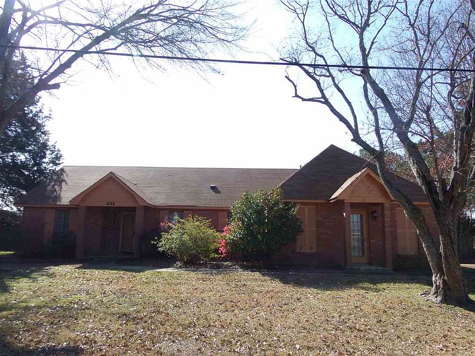1st image of 832 Academy Park Dr