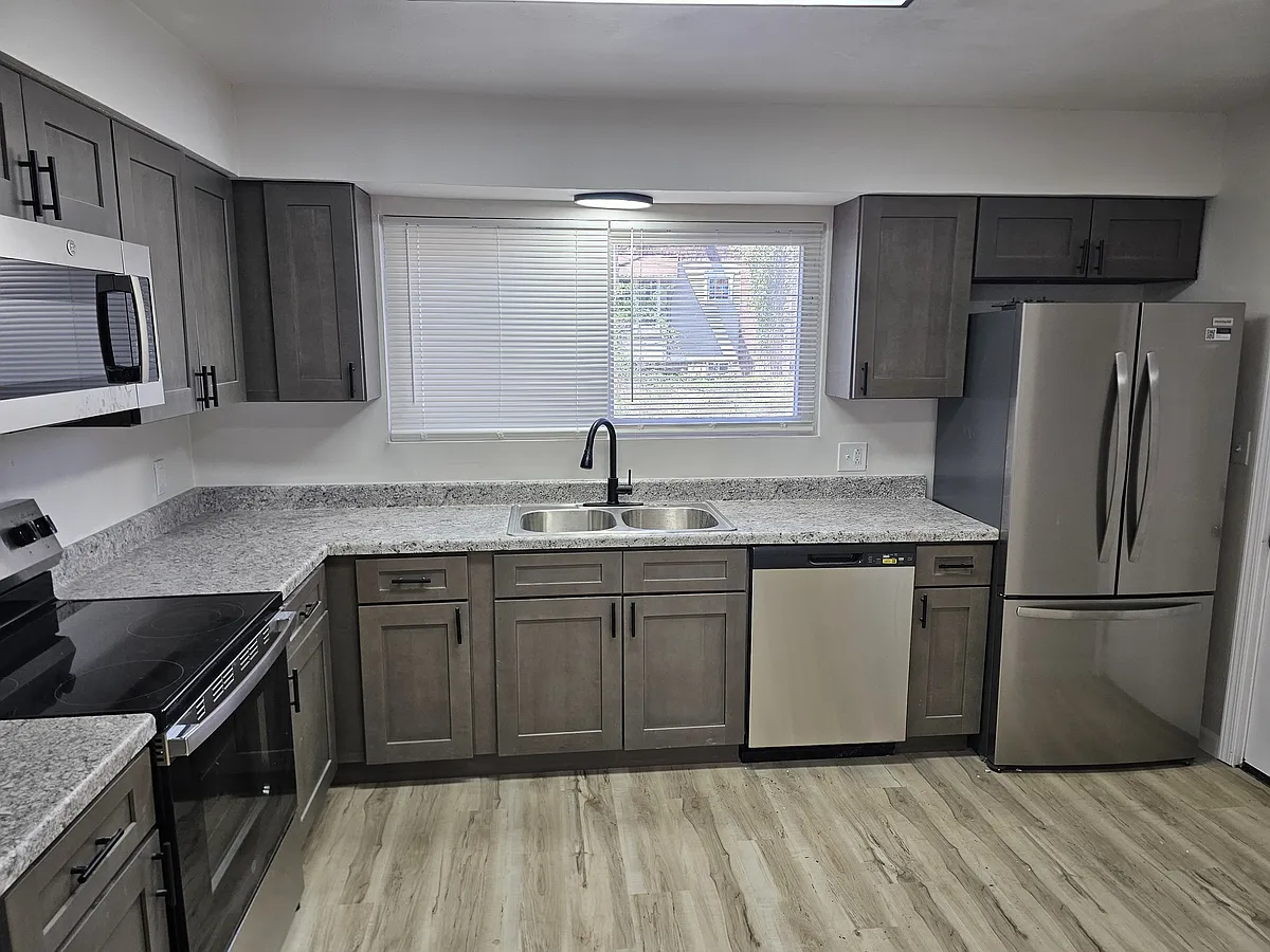 Building Photo - 32 N 98th St #2