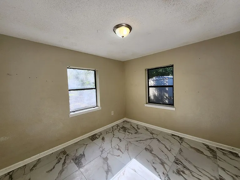 5501 Mayfair Dr — Photo 14
