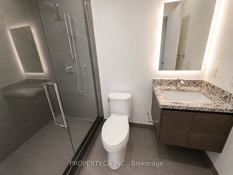 1315 Bay St #2002 — Photo 20