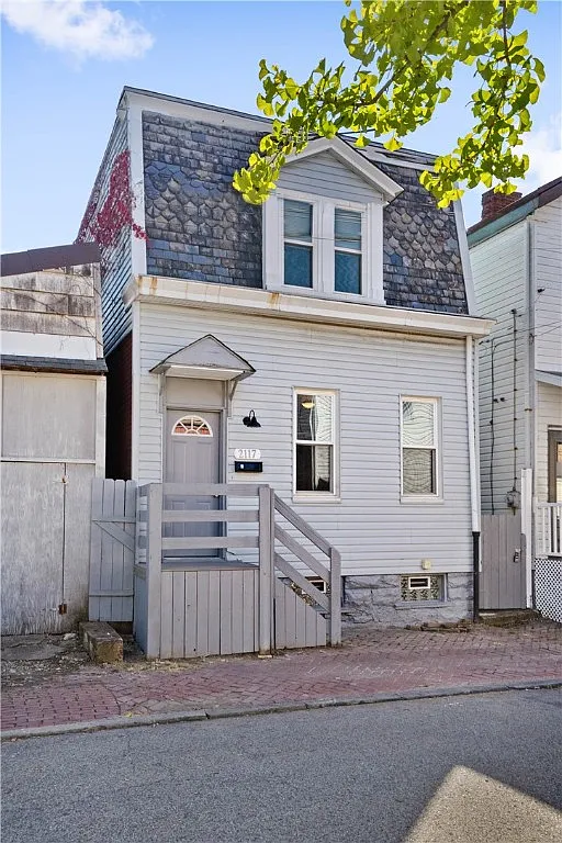 2117 Lautner St photo 1