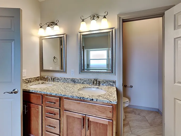 9416 NW 91st Cir — Photo 13