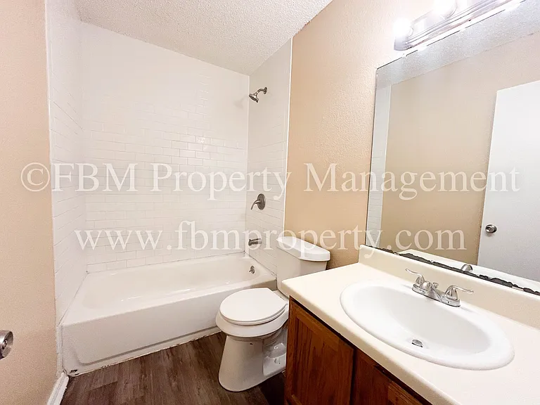604 Walter Stephenson Rd #B — Photo 6