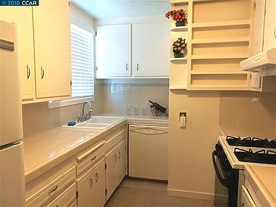 2nd image of 5525 Alameda Ave
