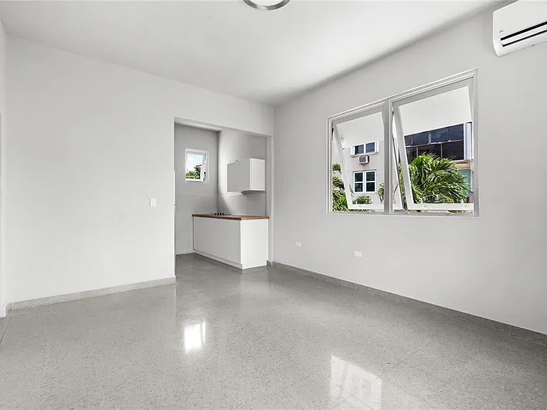 107 Taft #6 — Photo 5
