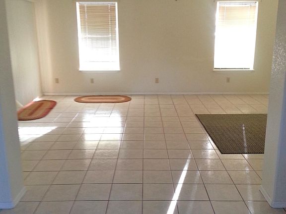 4th image of 1008 S Espina St