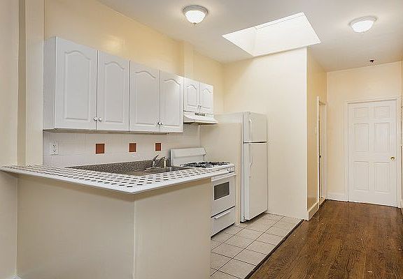 3rd image of 306 W 138th St #3