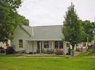 208 2nd Ave, Earling, IA 51530