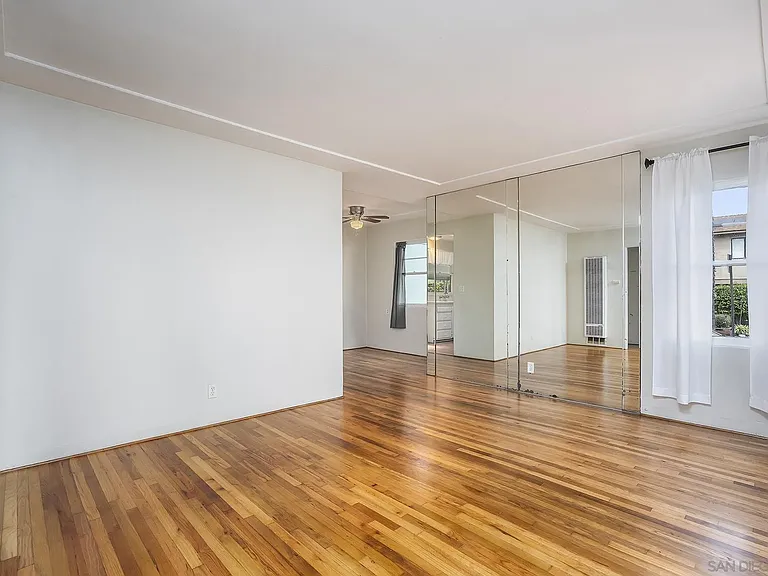 1537 Sunset Cliffs Blvd — Photo 4