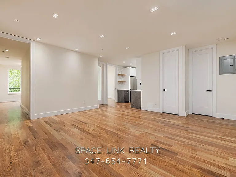 177 Montrose Ave #4B — Photo 1
