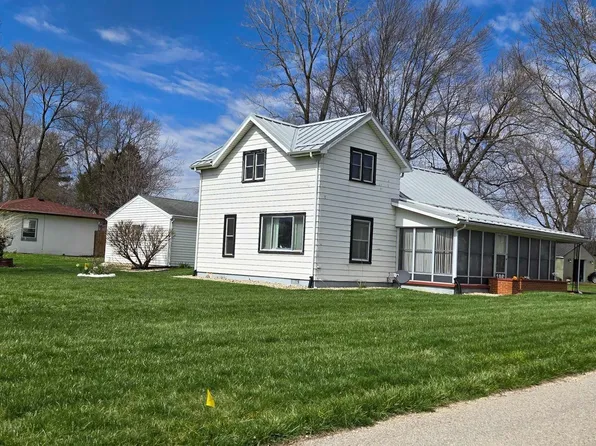 106 N Wray St, Atwood, IN 46502