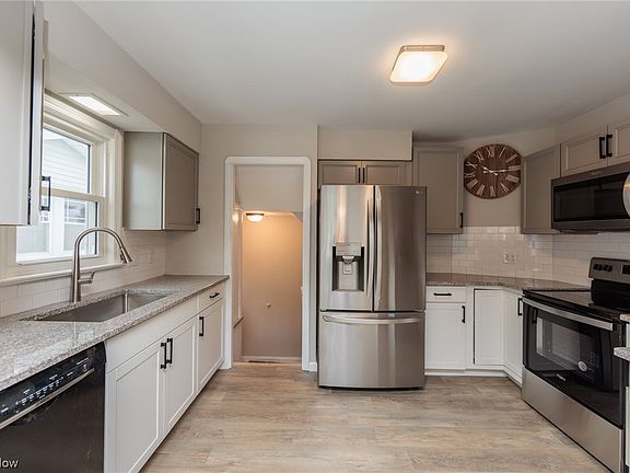 4th image of 7702 Renwood Dr