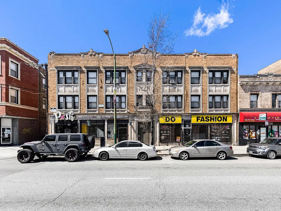 6238 S Western