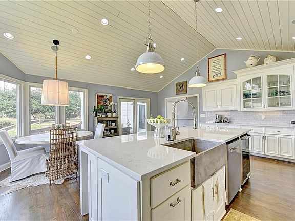 5th image of 425 Millbank Pl