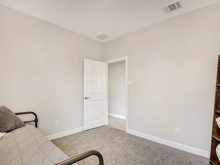 229 Dunmore Dr — Photo 19
