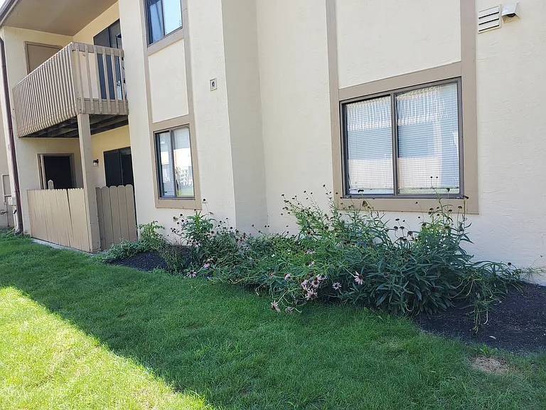 2269 Hedgerow Rd #2269B — Photo 22