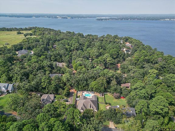 3rd image of 23618 Lakeview Dr