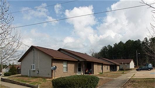 2nd image of 400 Pearlwood Dr